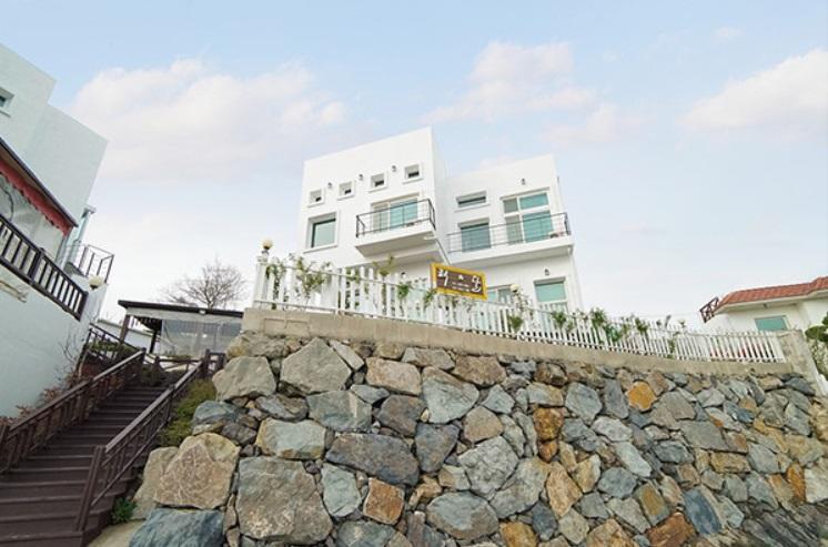 Sunmoon Pension Yeosu Exterior foto